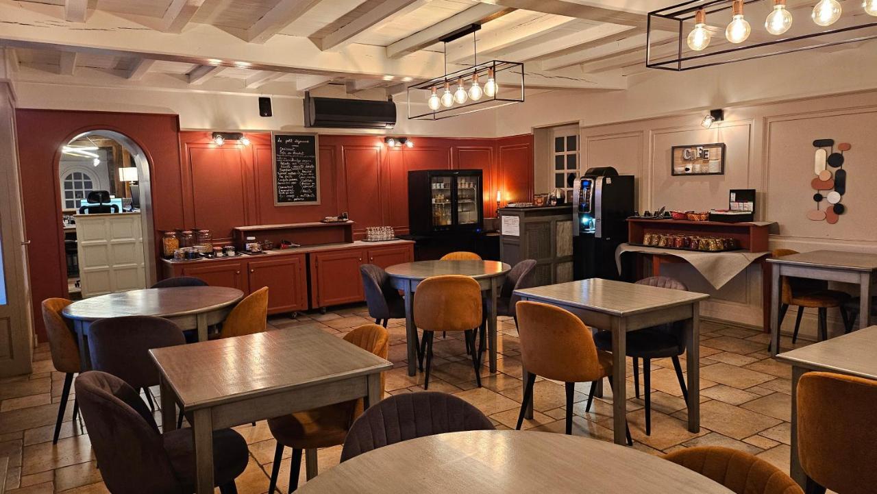 Hotel Logis La Grassinais 3*